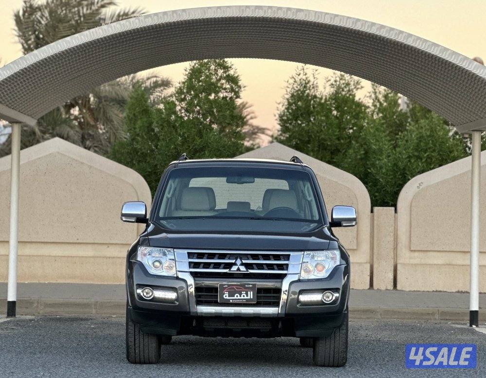 إعلان عن نجار لعمل جميع انواع الابواب وصيانتها وتركيب ابواب البي في سي