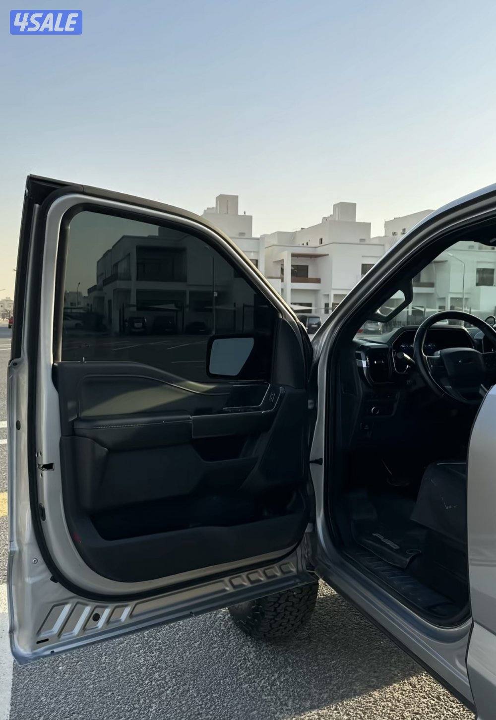 إعلان عن Lx570 جيب
